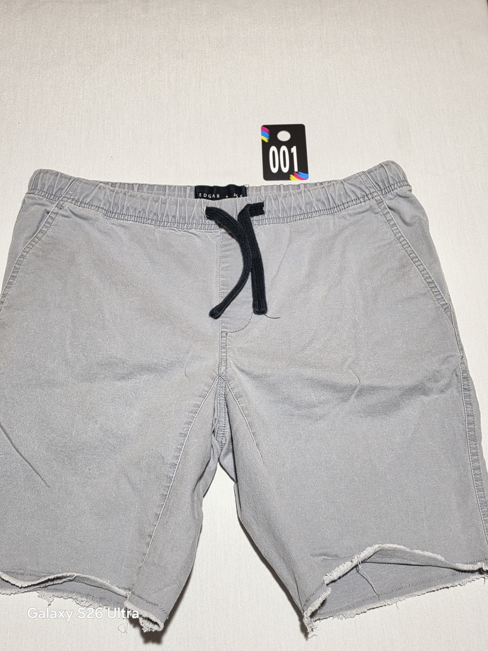 Men’s Light Gray Drawstring Hybrid Shorts with Frayed Hem